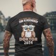 Doctor 2024 Graduation PhD Graduation Party Doctorate T-Shirt mit Rückendruck Geschenke für alte Männer