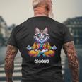 Cat Maine Coon Meditation Practice Qigong Chi Energy T-Shirt mit Rückendruck Geschenke für alte Männer