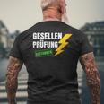 Gesellenprüfung Elektriker Gesellenbrief Saying Gesellen T-Shirt mit Rückendruck Geschenke für alte Männer