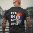 With Serbian Flag Es Ist In My Dna Serbe Genetic T-Shirt mit Rückendruck Geschenke für alte Männer