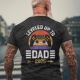 Spielerpapa Leveled Up To Daddy 2025 Dadintage T-Shirt mit Rückendruck Geschenke für alte Männer