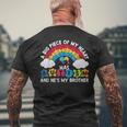 Un Gran Pedazo De Mi Corazón Tiene Autismo Y Él Es Mi Hermano Camiseta Hombre Estampado Espalda Regalos para ancianos