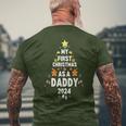 First Christmas As A Daddy 2024 Pregnancy Announcement T-Shirt mit Rückendruck Geschenke für alte Männer