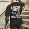 Barbecue And Chillen Camper Saying Caravan Camping T-Shirt mit Rückendruck Geschenke für Ihn