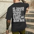 Bassist Musique Drôle Unieil Homme Avec Une Guitare Basse T-shirt imprimé au dos Cadeaux pour lui