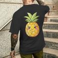 Cute Pineapple Face Kawaii Style T-Shirt mit Rückendruck Geschenke für Ihn