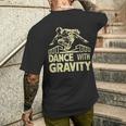 Dance With Gravity Parkour T-Shirt mit Rückendruck Geschenke für Ihn