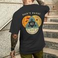 Don't Panic Life Universe Everything 42 Science Fiction Space Lovers T-Shirt mit Rückendruck Geschenke für Ihn