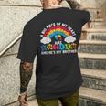 Un Gran Pedazo De Mi Corazón Tiene Autismo Y Él Es Mi Hermano Camiseta Hombre Estampado Espalda Regalos para él