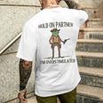 Hold On Partner I'm Overstimulated T-Shirt mit Rückendruck Geschenke für Ihn