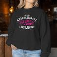 Ne Sous-Estimez Jamais Une Fille Qui Aime La Course Dirt Track Racer Sweat-shirt pour femme Cadeaux drôles