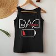 Dad Of 2 Girls Low Battery Father’S Day Girls Dad Camiseta sin mangas para mujer Regalos divertidos