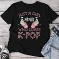 Just A Girl How Loves Kpop K-Pop Korea Finger Heart Love Camiseta de mujer Regalos divertidos