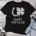 New Year's Eve Outfit Happy New Year Clover Horseshoe Lucky T-shirt Frauen Lustige Geschenke