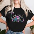 Mamasaurus Brontosau Dinosaur Mama Saurus Family Cute Flower Camiseta de mujer Regalos para ella