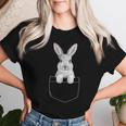 Rabbit In Chest Pocket Easter Bunny Carnickel For Women T-shirt Frauen Geschenke für Sie