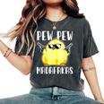 Pew Pew Madafakas Crazy Chicken Gun Regalos Divertidos Camiseta extragrande cómoda para mujer Pepper