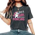 Traje De Esgrima Para Just A Girl Who Loves Fencing Camiseta extragrande cómoda para mujer Pepper