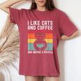 I Like Cats And Coffee And Maybe 3 People Love Cats Camiseta extragrande cómoda para mujer Crimson