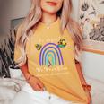 Autism In April We Wear Blue Autism Rainbow Awareness Month Camiseta extragrande cómoda para mujer Mustard