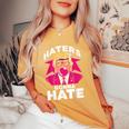 Los Divertidos Enemigos De La Goma De Mascar De Trumpan A Odiar A Donald Trump 2024 Camiseta extragrande cómoda para mujer Mustard