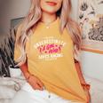 Ne Sous-Estimez Jamais Une Fille Qui Aime La Course Dirt Track Racer T-shirt oversize confortable pour femme Mustard