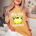 Pew Pew Madafakas Crazy Chicken Gun Regalos Divertidos Camiseta extragrande cómoda para mujer Mustard