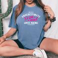 Ne Sous-Estimez Jamais Une Fille Qui Aime La Course Dirt Track Racer T-shirt oversize confortable pour femme Blue Jean
