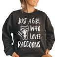 Raccoon Lover Women’s Oversized Sweatshirt – Cozy & Cute Black