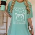 Raccoon Moon Comfort Colors T-Shirt – Women's Casual Vibe Chalky Mint