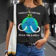 Finally World Peace On Earth Pun Achieved World Peas Tank Top T-Shirt Gifts for Her