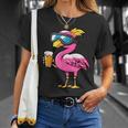Ski Flamingo With Beer Apres Ski Comic T-Shirt Geschenke für Sie