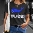 Walnuts Whale Testicles Eggs Fish T-Shirt Geschenke für Sie