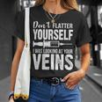 Neous Flattez Pas Je Regardaisoseines Infirmières Aux Urgences T-Shirt Cadeaux pour elle