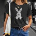 Rabbit In Chest Pocket Easter Bunny Carnickel For Women T-Shirt Geschenke für Sie