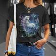 Unicorn Standing In The Forest Fantasy Nature Universe T-Shirt Geschenke für Sie