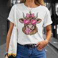 Highland Cow Valentine's Day Heart Coquette Bow Girl Women T-Shirt Gifts for Her