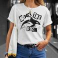 Sink The Rich Gladys Orca Revolutionary Orca Whale Atrás Camiseta unisex Regalos para ella