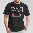 Dad Of 2 Girls Low Battery Father’S Day Girls Dad Camiseta unisex Regalos divertidos