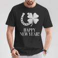 New Year's Eve Outfit Happy New Year Clover Horseshoe Lucky T-Shirt Lustige Geschenke