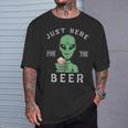 Alien And Beer Party Costume T-Shirt Geschenke für Ihn