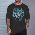 Deep Sea Blue Octopus In Combat Posture T-Shirt Geschenke für Ihn