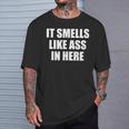 Huele A Culo Aquí Divertido Apestoso Camiseta unisex Regalos para él