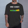 Wind Comes Kiter Surfer Saying Kitesurfer Windsurf T-Shirt Geschenke für Ihn