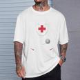 Piste Doctor Costume For Skiers Apres Ski T-Shirt Geschenke für Ihn