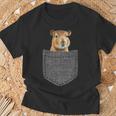 Capybara In Chest Pocket Capybara T-Shirt Geschenke für alte Männer