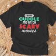 Con Texto I Wanna Cuddle And Watch Scary Movies Love Horror Camiseta unisex Regalos para ancianos