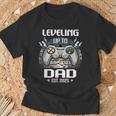 Dad Level Unlocked Est 2025 Leveling Up To Dad T-Shirt Geschenke für alte Männer