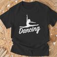 Dancing Women's T-Shirt Geschenke für alte Männer