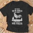 Divertido Pollo & Gallina Agricultor Necesitas Más Pollos Camiseta unisex Regalos para ancianos